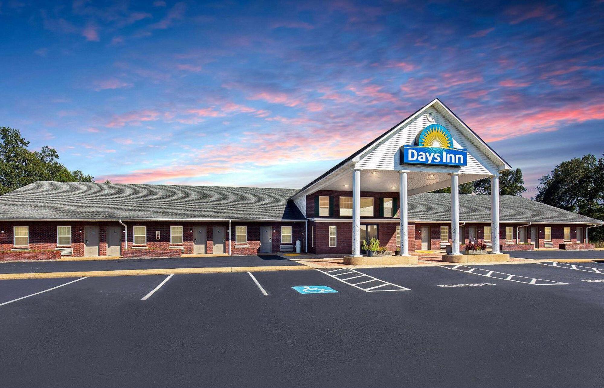 Days Inn By Wyndham Savannah Exterior foto
